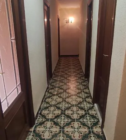 Habitacion Con Balcon Privado. Homestay
