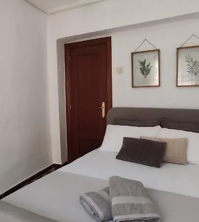 Habitacion Con Balcon Privado. Homestay