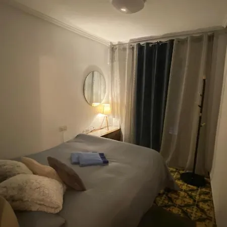 Homestay Habitacion Con Balcon Privado. *